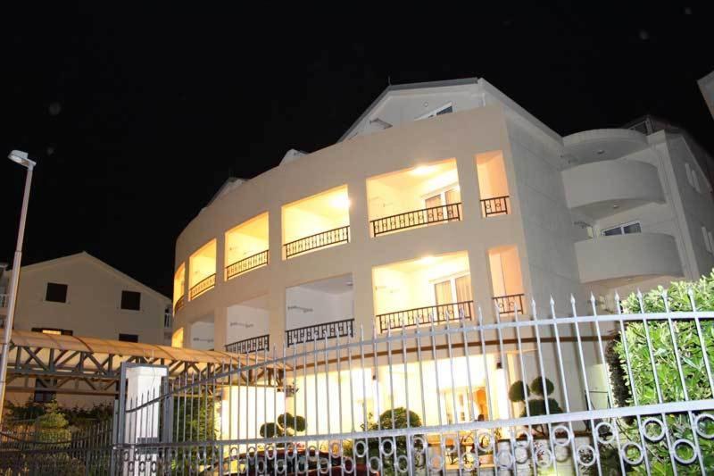 Apartmani Mirenza Μπούντβα Εξωτερικό φωτογραφία